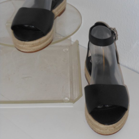 VINCE CAMUTO BLACK GENUINE LEATHER SANDALS SIZE 9.5 MEDIUM - Picture 3 of 7
